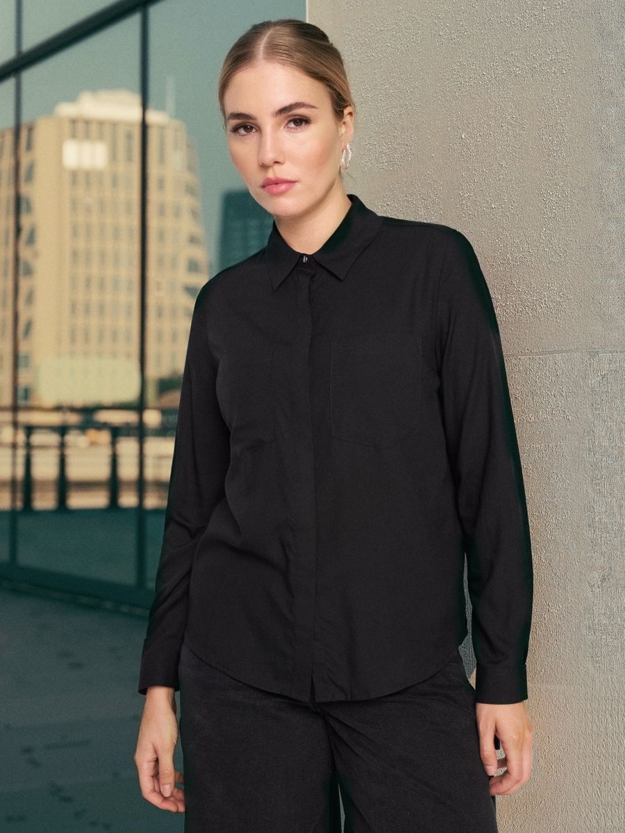 Πουκάμισο από βισκόζη με τσέπες - μαυρο - SINSAY