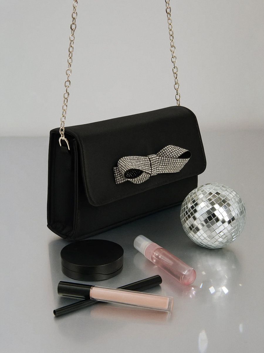 Μικρή τσάντα με αλυσίδα - μαυρο - SINSAY