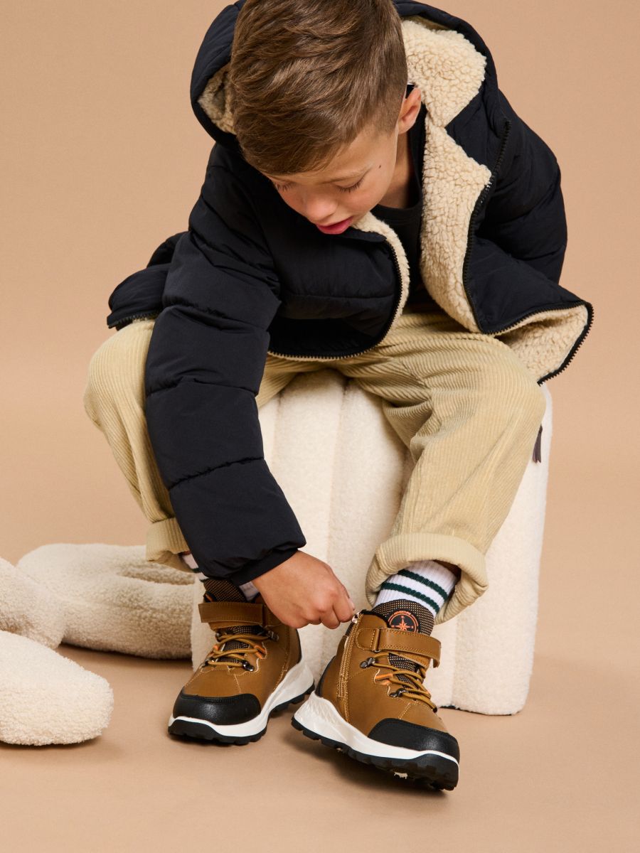 Buty trekkingowe - brązowy - SINSAY