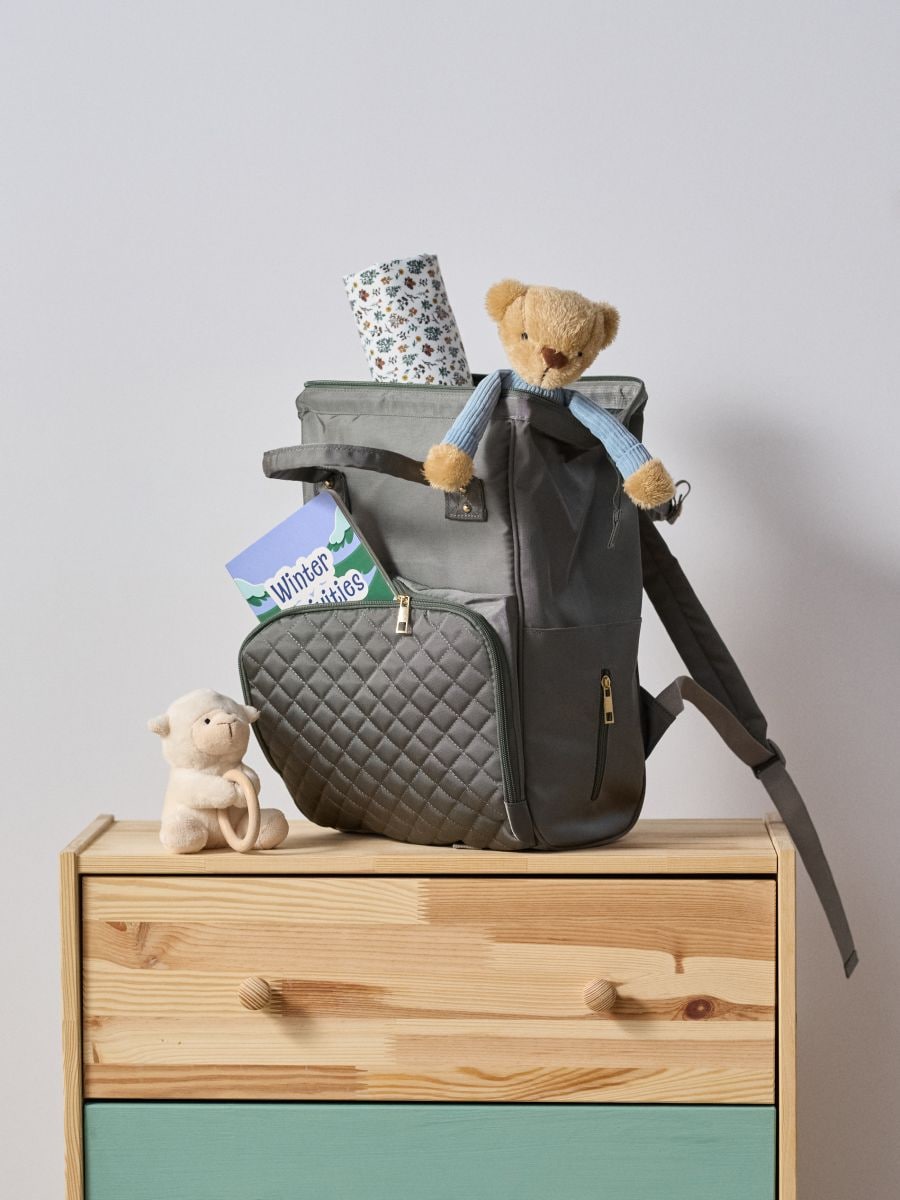 Αστικό σακίδιο με καπιτονέ τσέπη - κρεμ - SINSAY