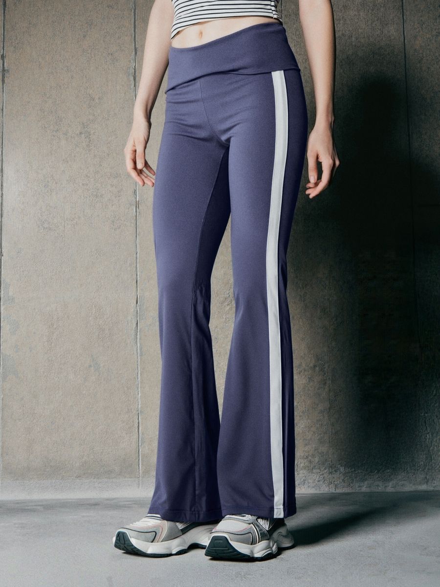 Pantaloni evazați - mid blue - SINSAY