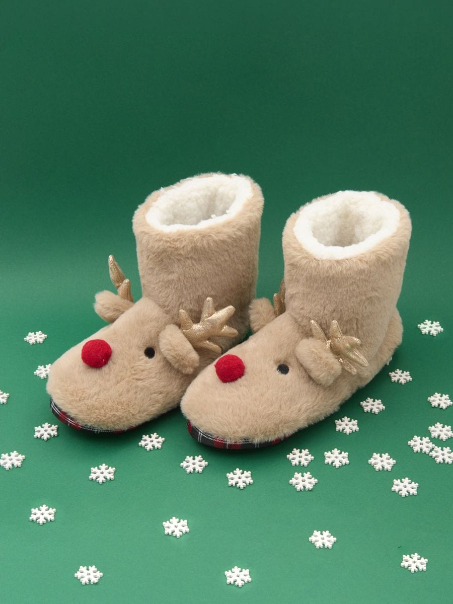 Christmas slippers Color beige SINSAY 224CA 08X