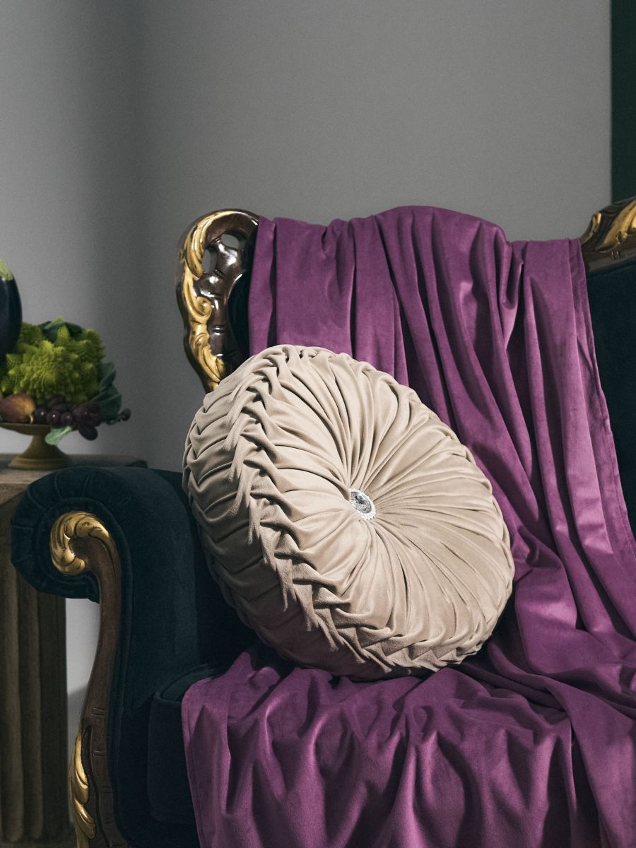 Ümmargune padi sametise viimistlusega - beež - SINSAY