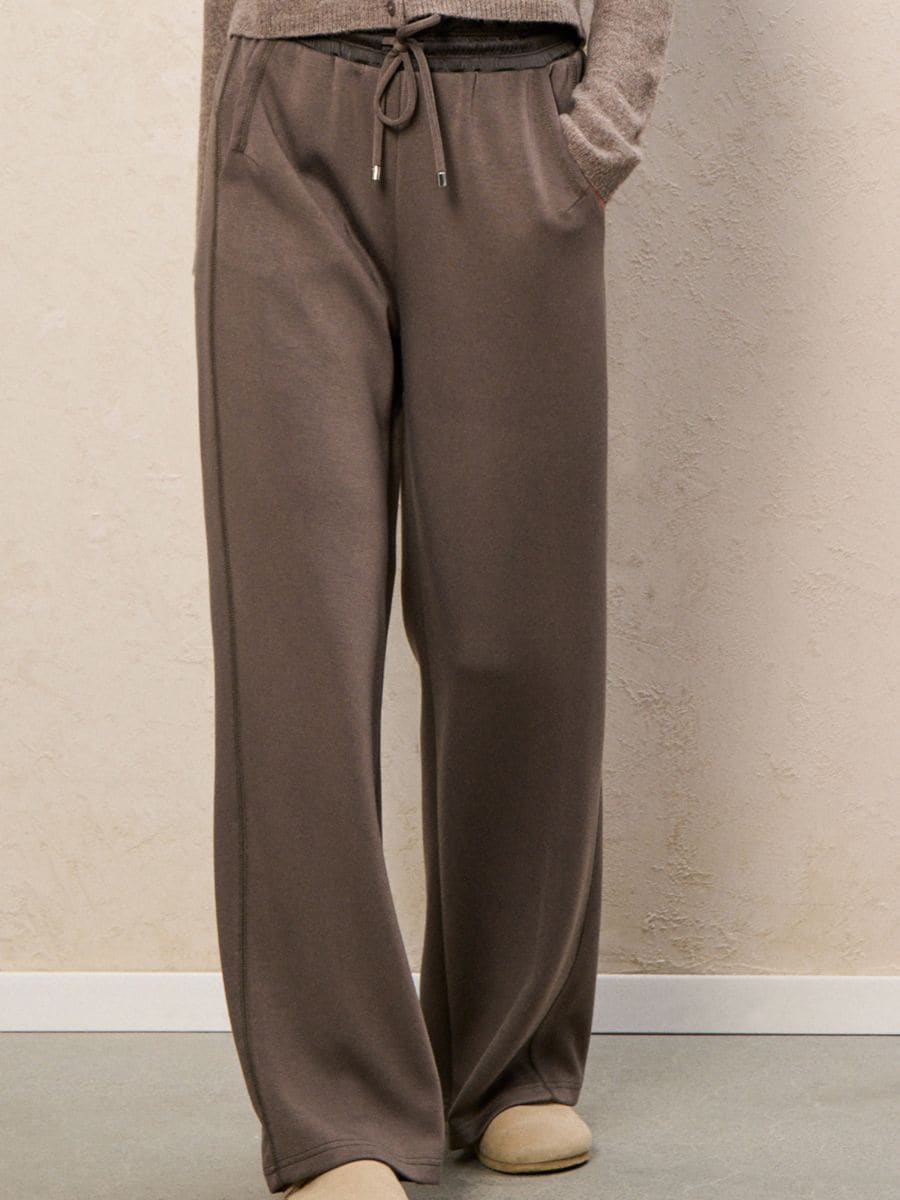 Pantaloni de trening cu crac larg - cafeniu - SINSAY