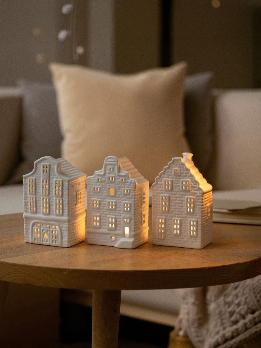 Підсвічник у формі будинку - білий - SINSAY