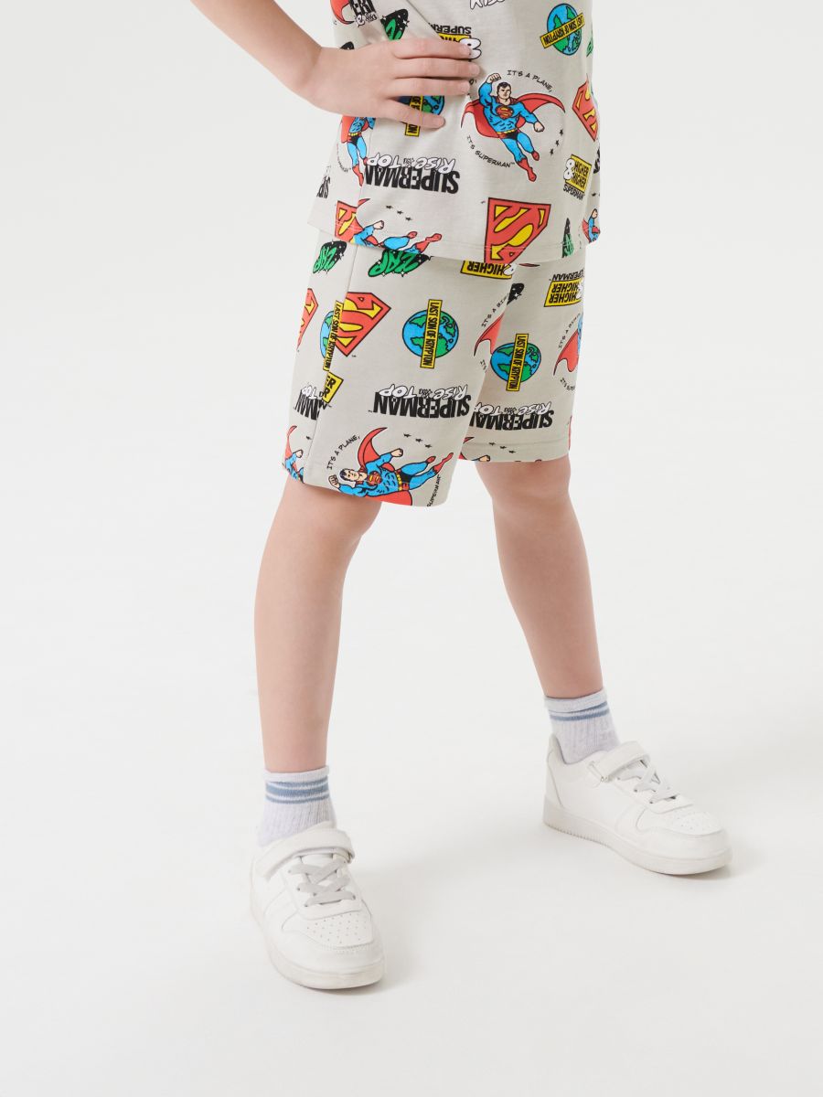 Pantaloni scurți Superman - crem - SINSAY