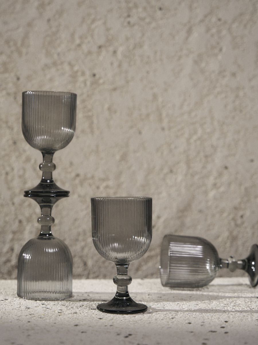 Ριγέ ποτήρια συσκευασία 4 τεμαχίων - σκουρο γκρι - SINSAY