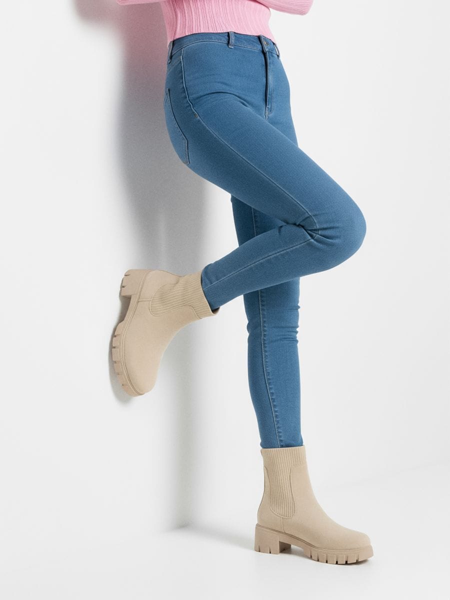 Kõrge vöökohaga liibuvad teksad - sinine - SINSAY