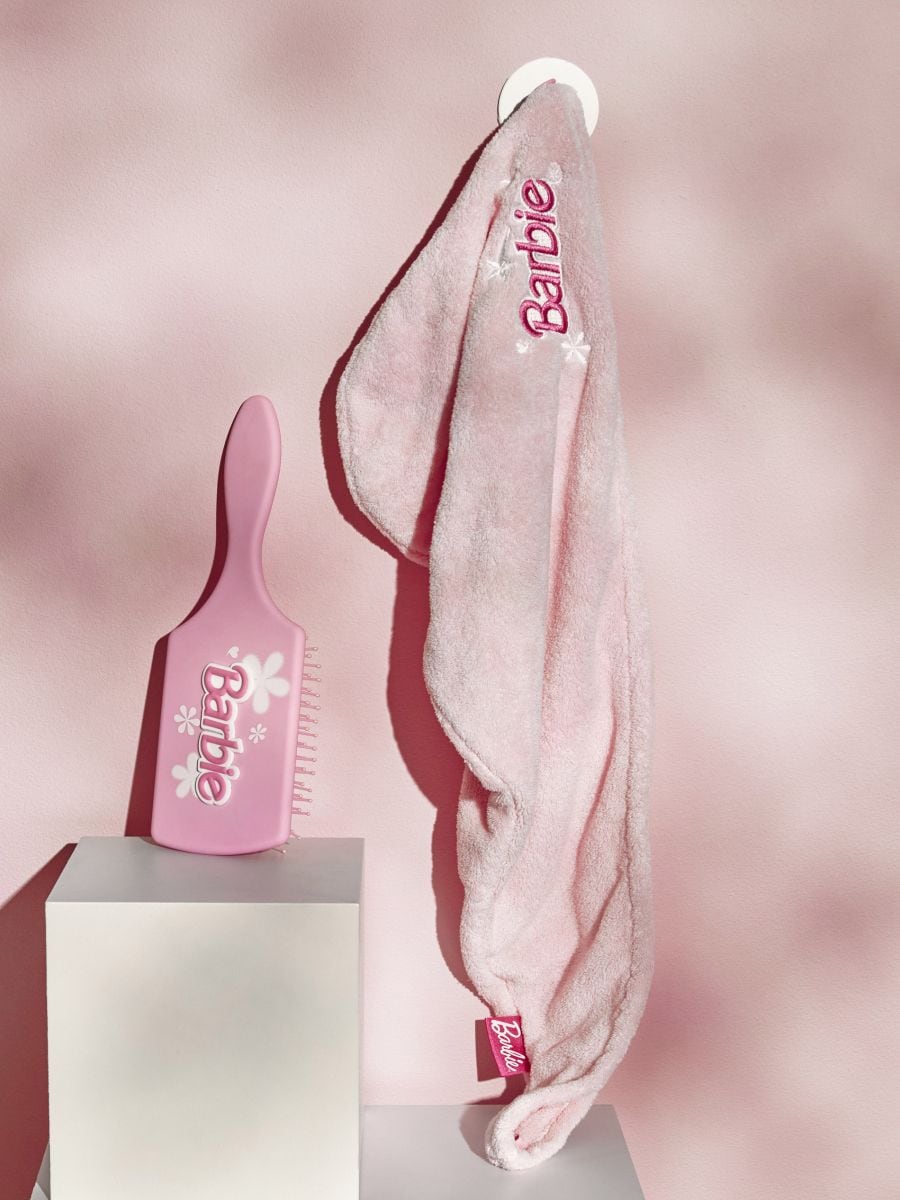 Ručník na vlasy Barbie - pastelová růžová - SINSAY