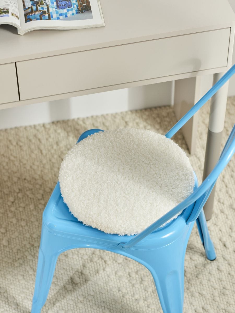 Подушка з штучним хутром - кремовий - SINSAY