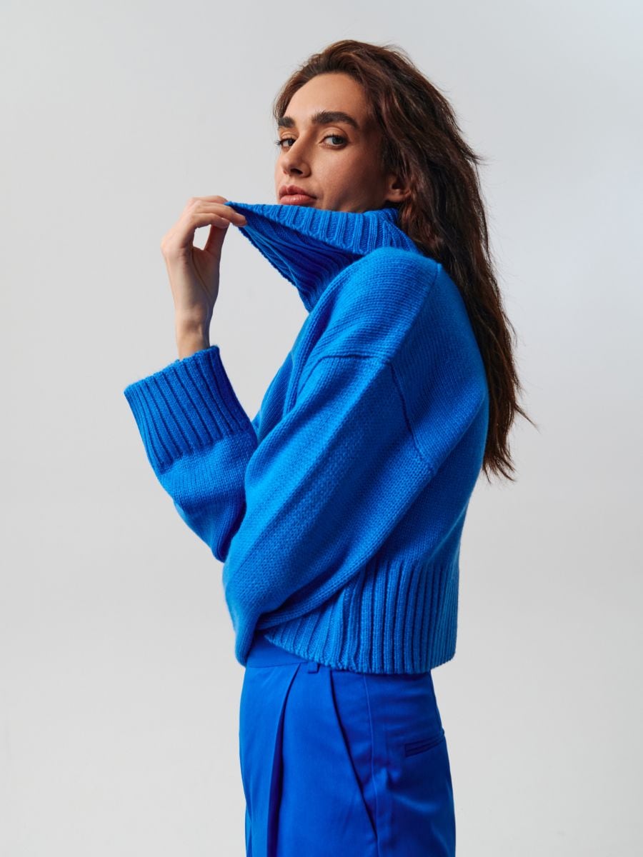 Sweter z golfem - niebieski - SINSAY