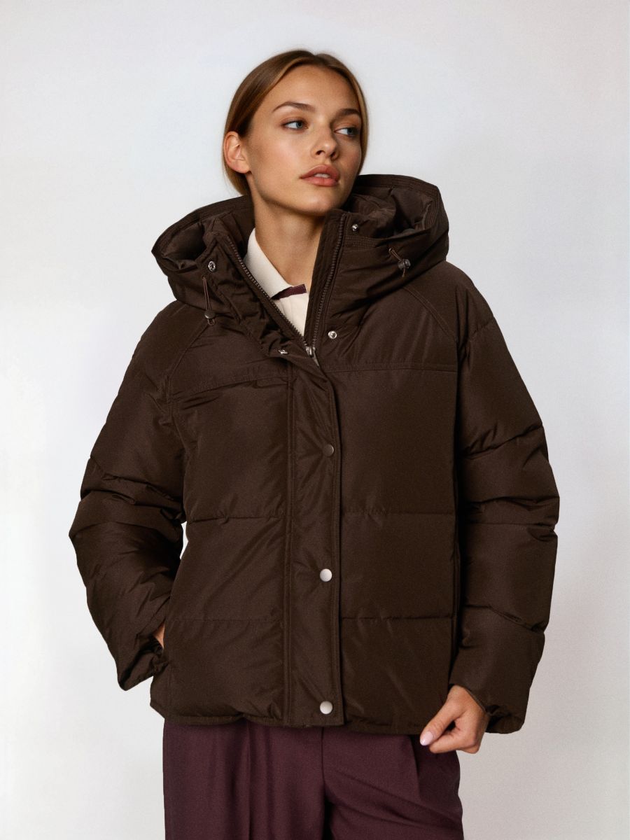 Квітована куртка puffer з капюшоном - темно коричневий - SINSAY
