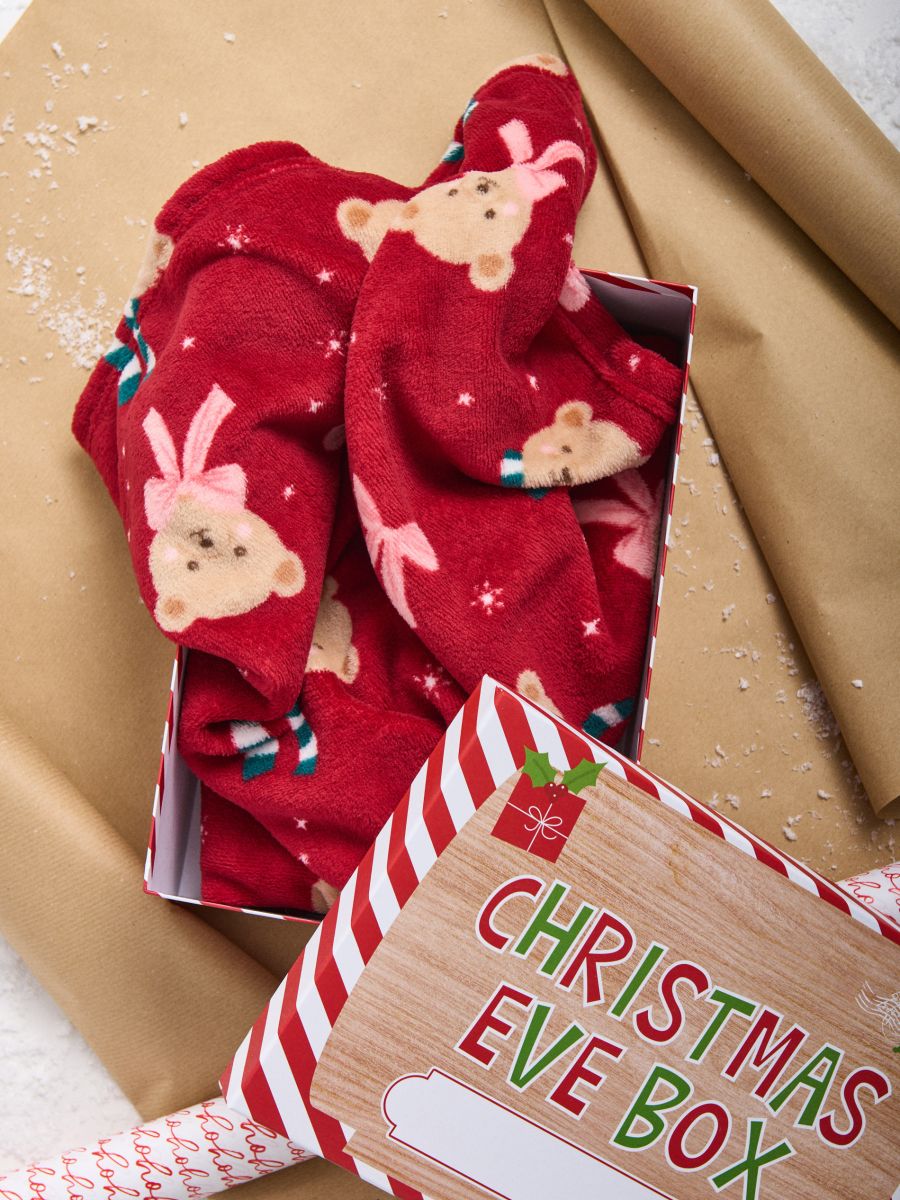 Božična odeja z medvedki in pentljami - rdeča - SINSAY