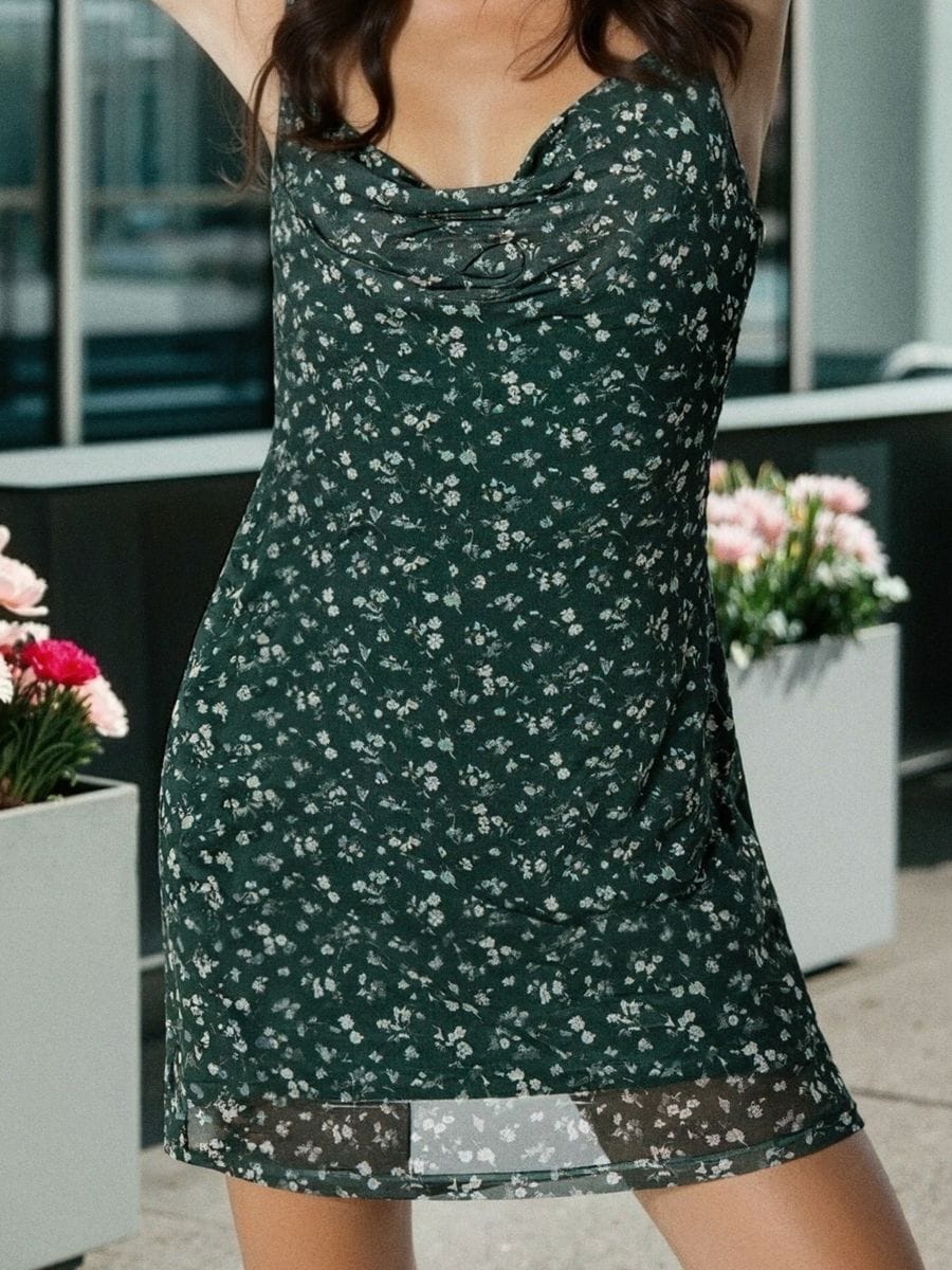 Mini-Kleid mit drapiertem Ausschnitt und Blumenmuster - Grün - SINSAY