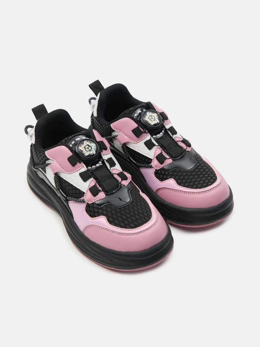 Sneakers colorati con suola spessa - nero - SINSAY