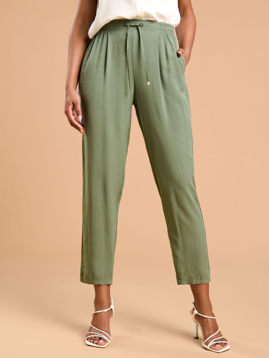 Spodnie z wiskozy - zielony - SINSAY