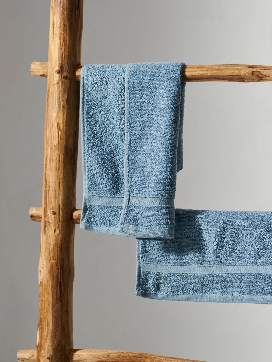 Ręcznik bawełniany - niebieski - SINSAY
