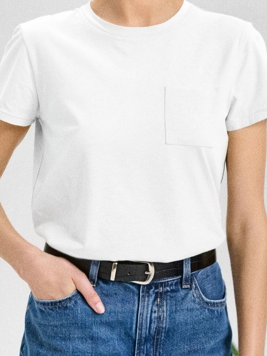 T-shirt in cotone con taschino - bianco - SINSAY