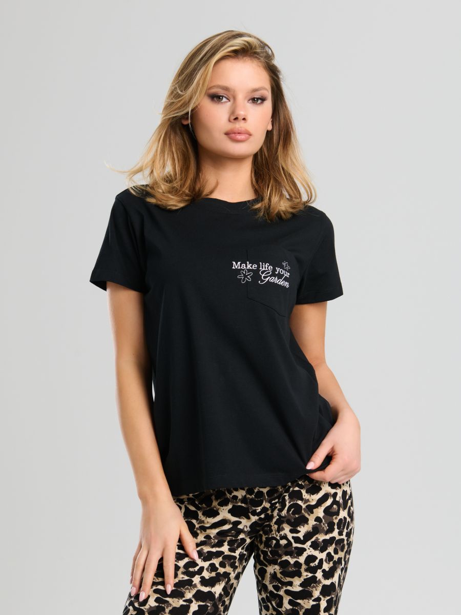 Tricou din bumbac cu broderie - negru - SINSAY