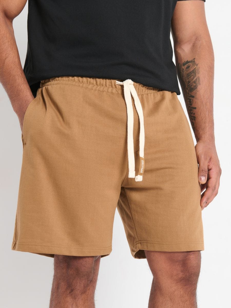 Pantaloni scurți - brun-auriu - SINSAY