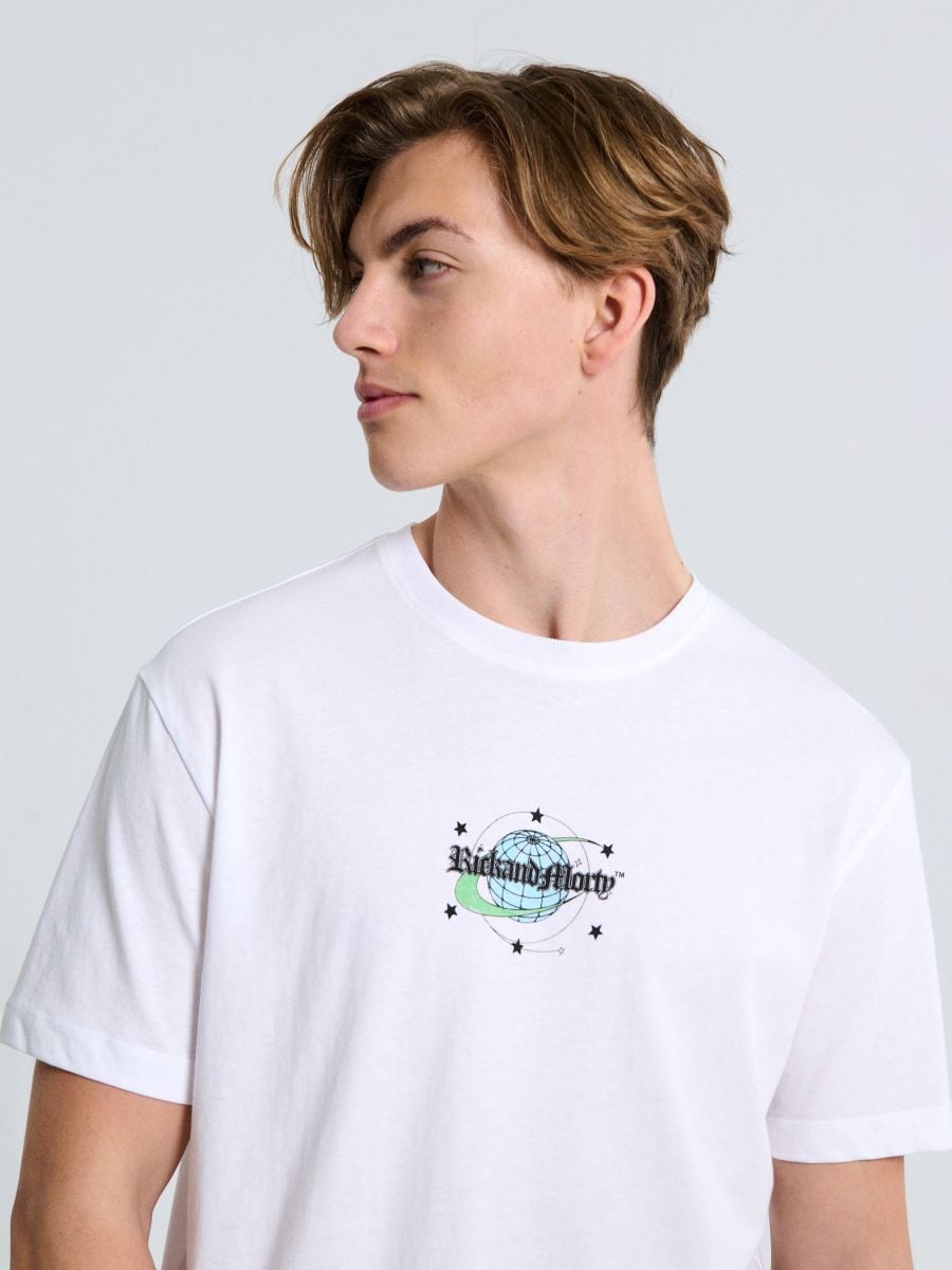 Majica kratkih rukava s printom Rick and Morty na leđima - bijela - SINSAY