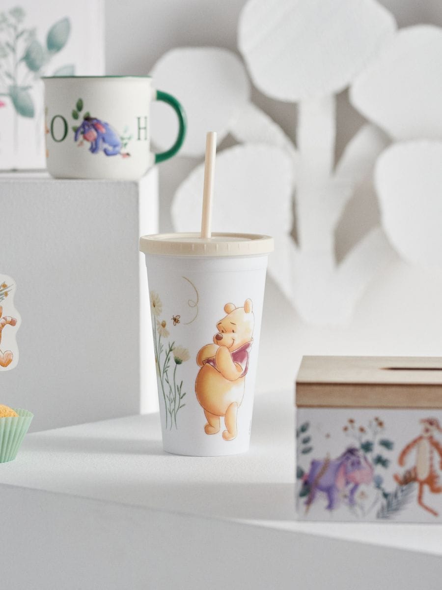 Kubek ze słomką Winnie the Pooh - wielobarwny - SINSAY