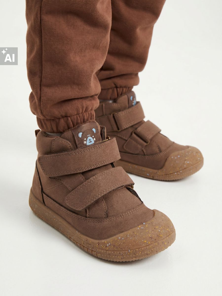 Botine barefoot cu branț din piele - cafeniu - SINSAY