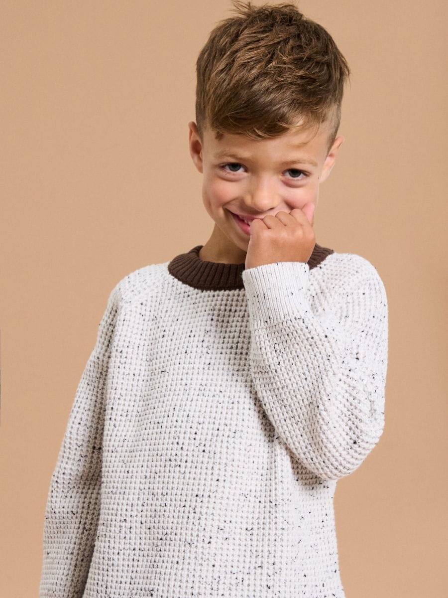 Džemper s kontrastnim izrezom - BEŽ - SINSAY