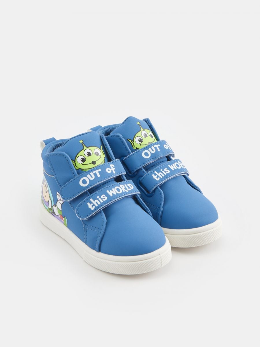 Αθλητικά παπούτσια Toy Story - mid blue - SINSAY