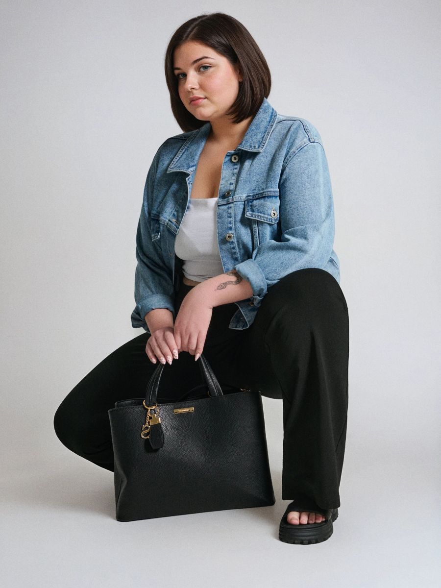 Torebka kuferek ze złotymi detalami - czarny - SINSAY