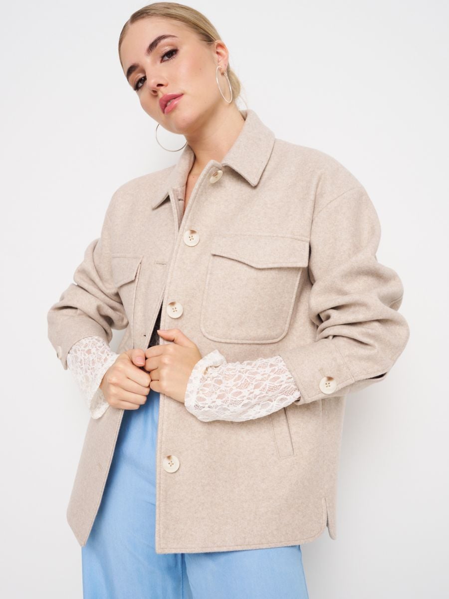 Košulja jakna tipa shacket - krem - SINSAY