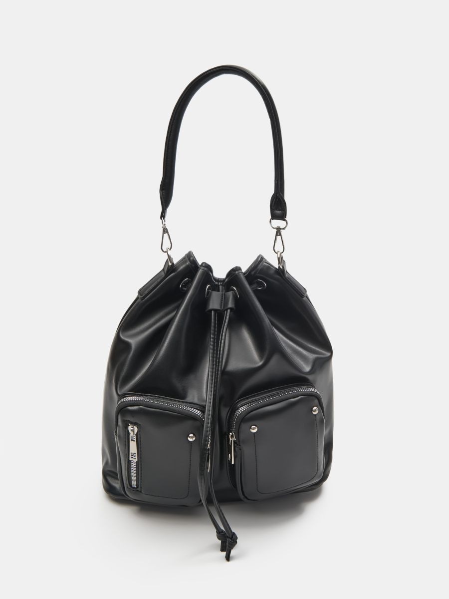 Koženkový batoh - černá - SINSAY