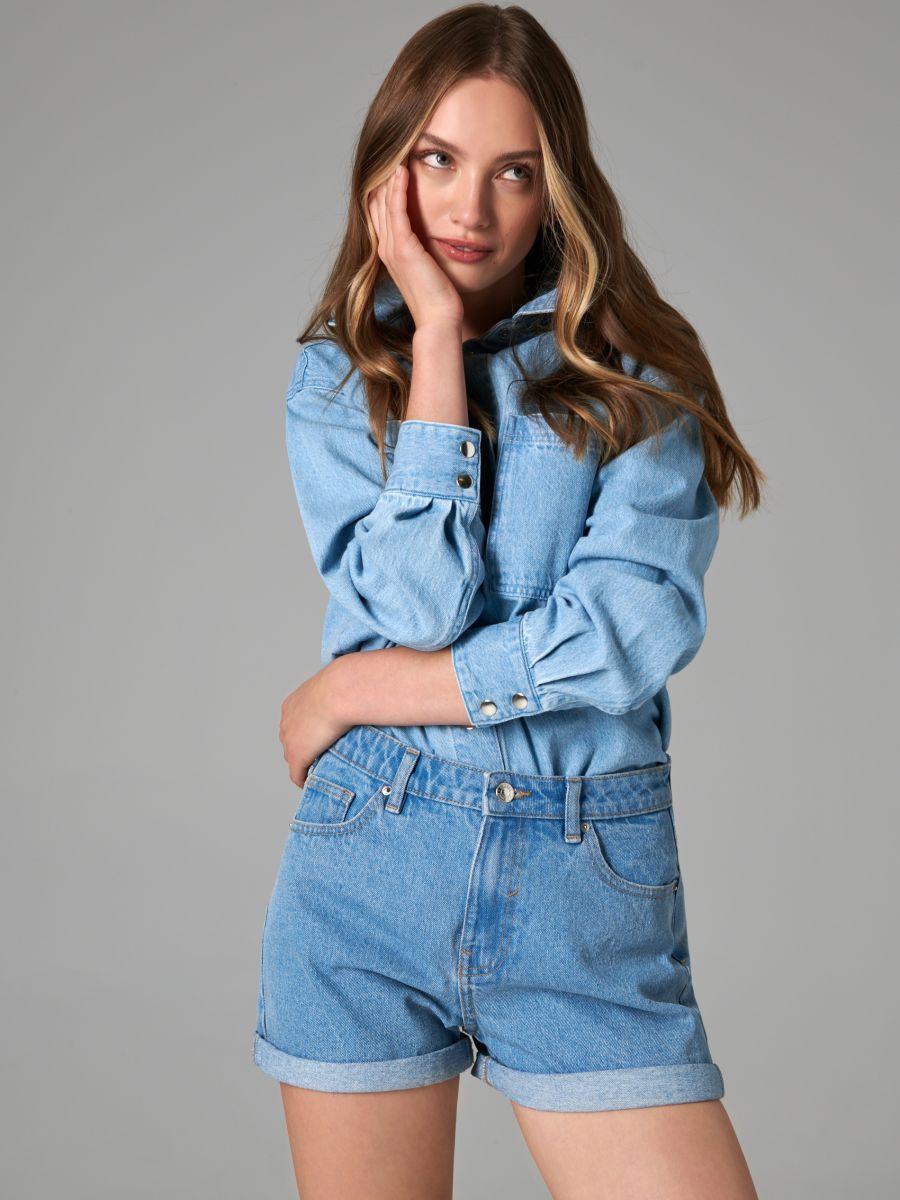 Pantaloni scurți mom din denim high waist - albastru - SINSAY