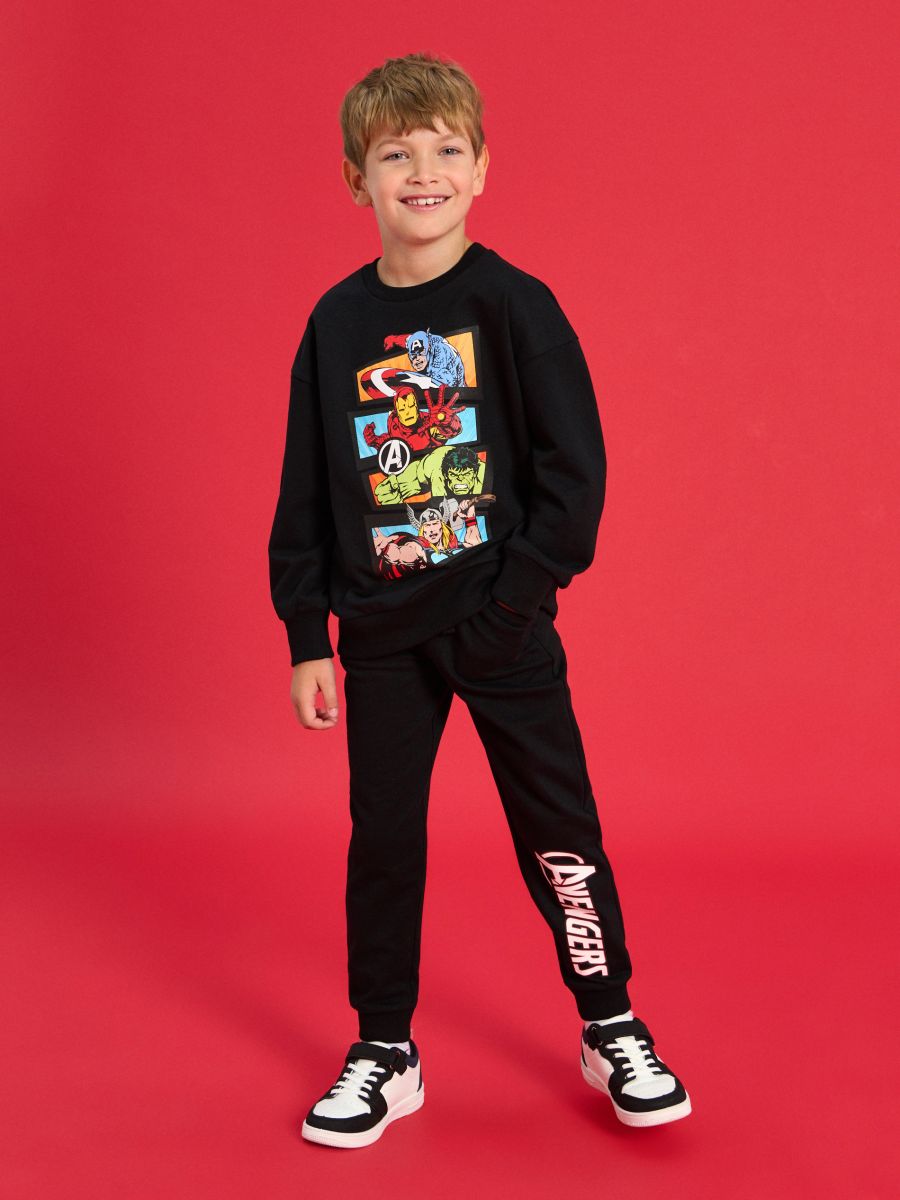 Komplet iz džersija  Avengers - črna - SINSAY