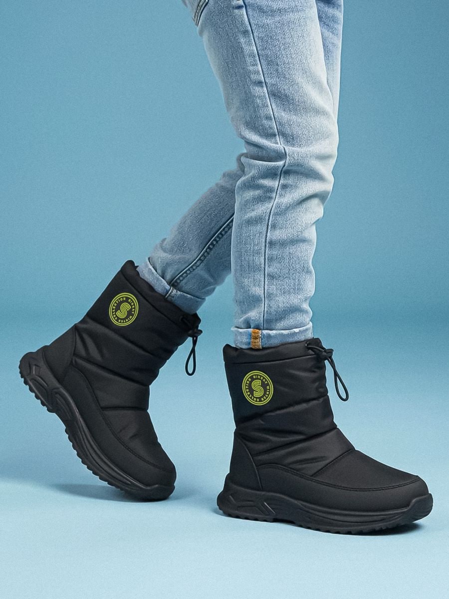 Μπότες με επένδυση και ανακλαστικά στοιχεία - μαυρο - SINSAY