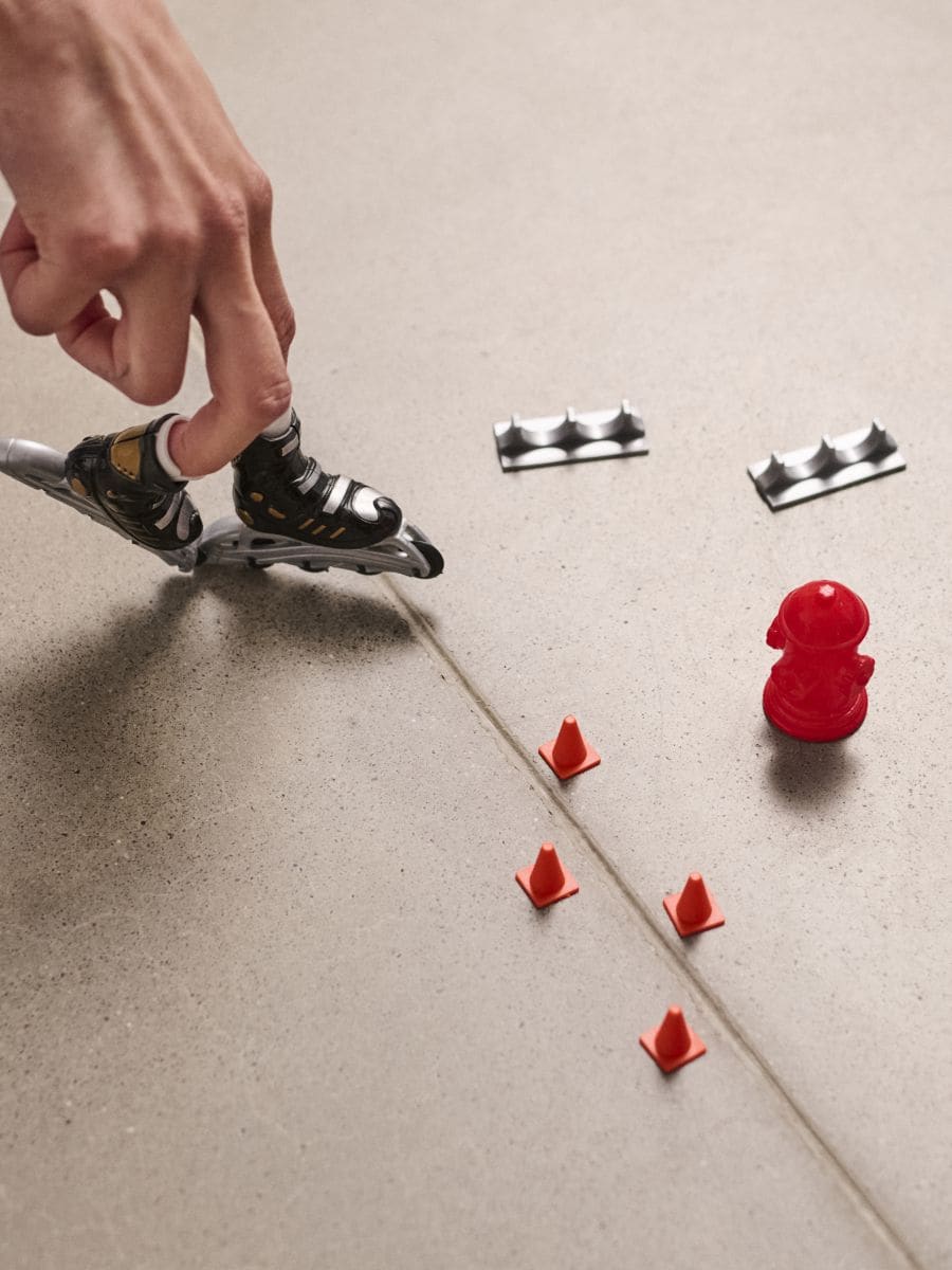 Finger skating – sada s kolečkovými bruslemi na prsty - černá - SINSAY
