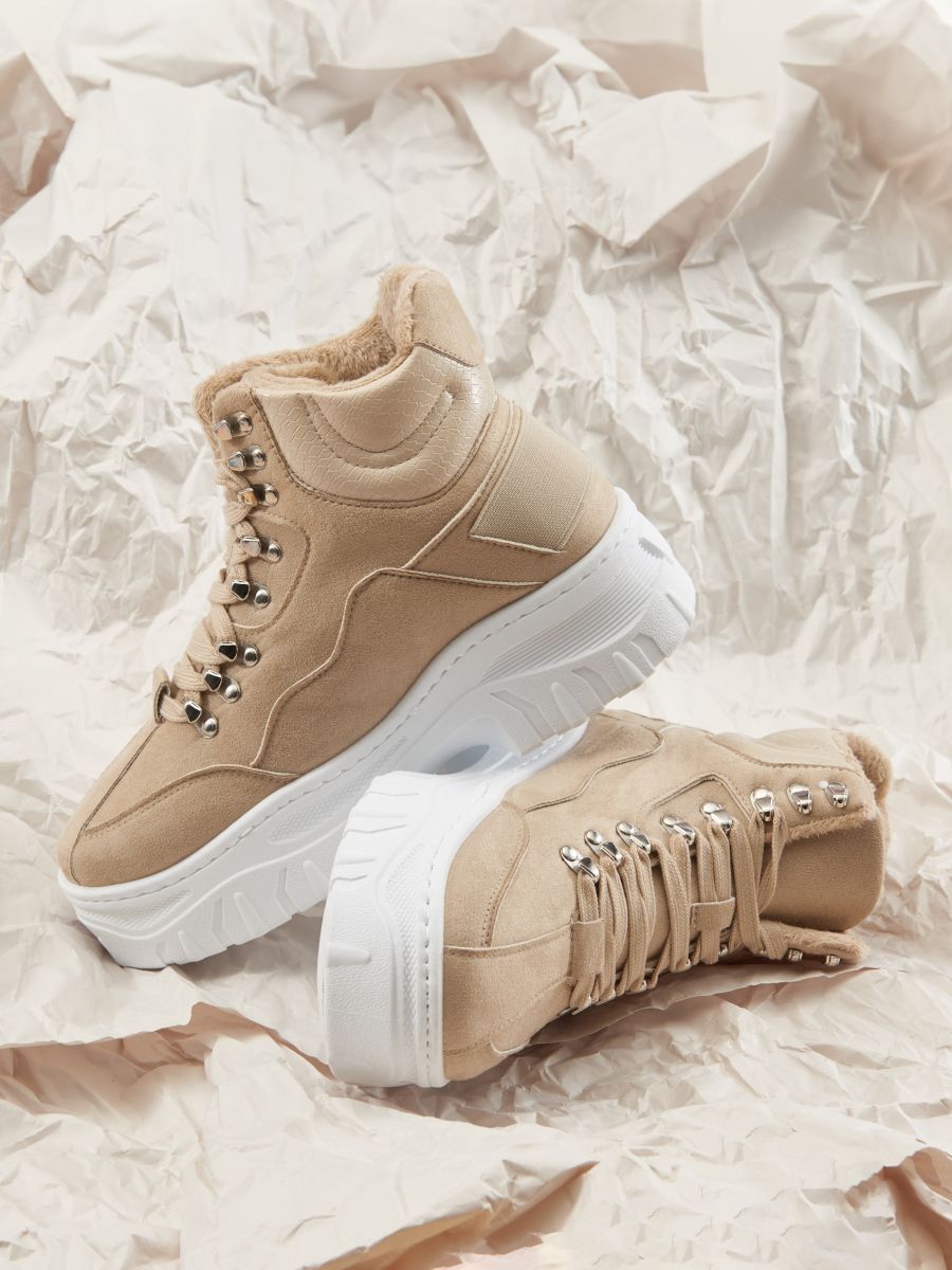 High ankle sneakers Color nude SINSAY 660AZ 02X