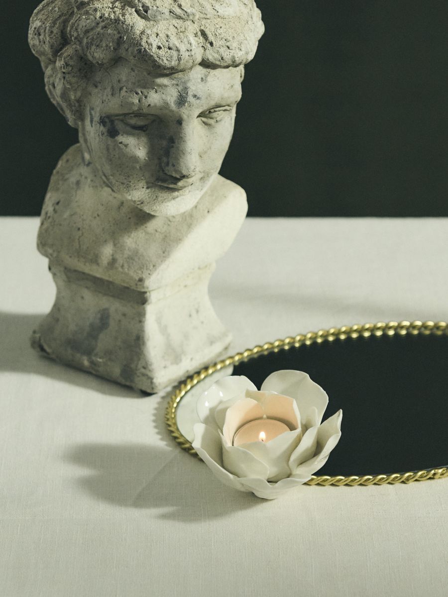 Küünlajalg pojengi kujuga - valge - SINSAY