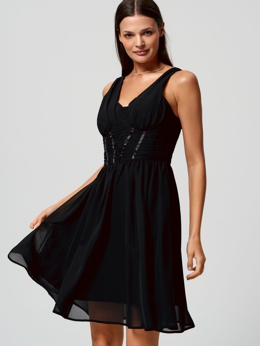 Rozšířené mini šaty - černá - SINSAY