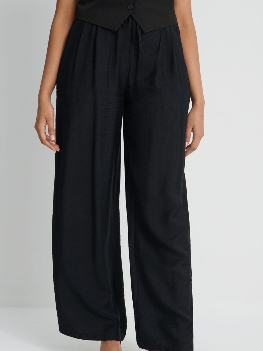 Wiskozowe spodnie wide leg - czarny - SINSAY