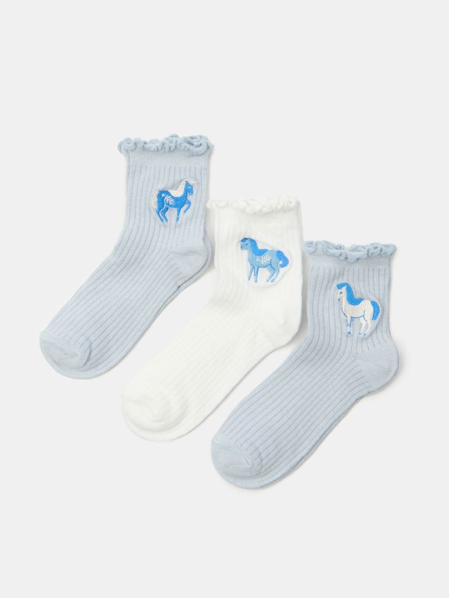 Prążkowane skarpetki z haftem 3 pack - wielobarwny - SINSAY