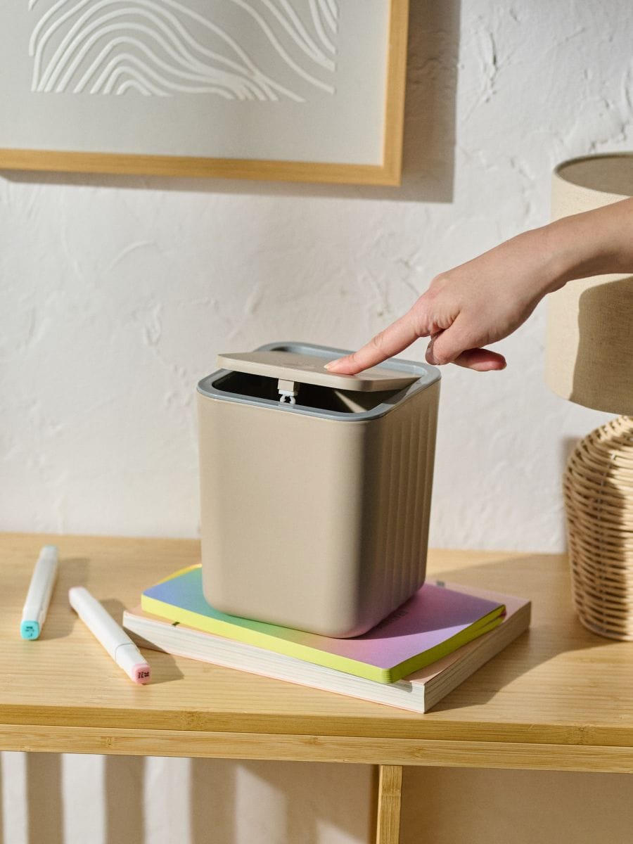 Mülleimer mit Deckel - Beige - SINSAY