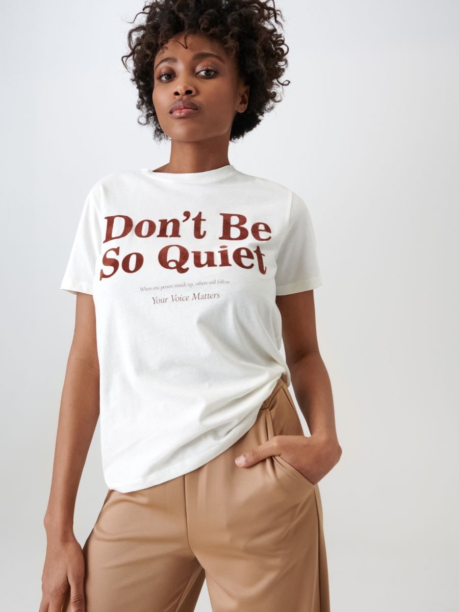 Cotton T-shirt with slogan Color cream - SINSAY - 7110K-01X