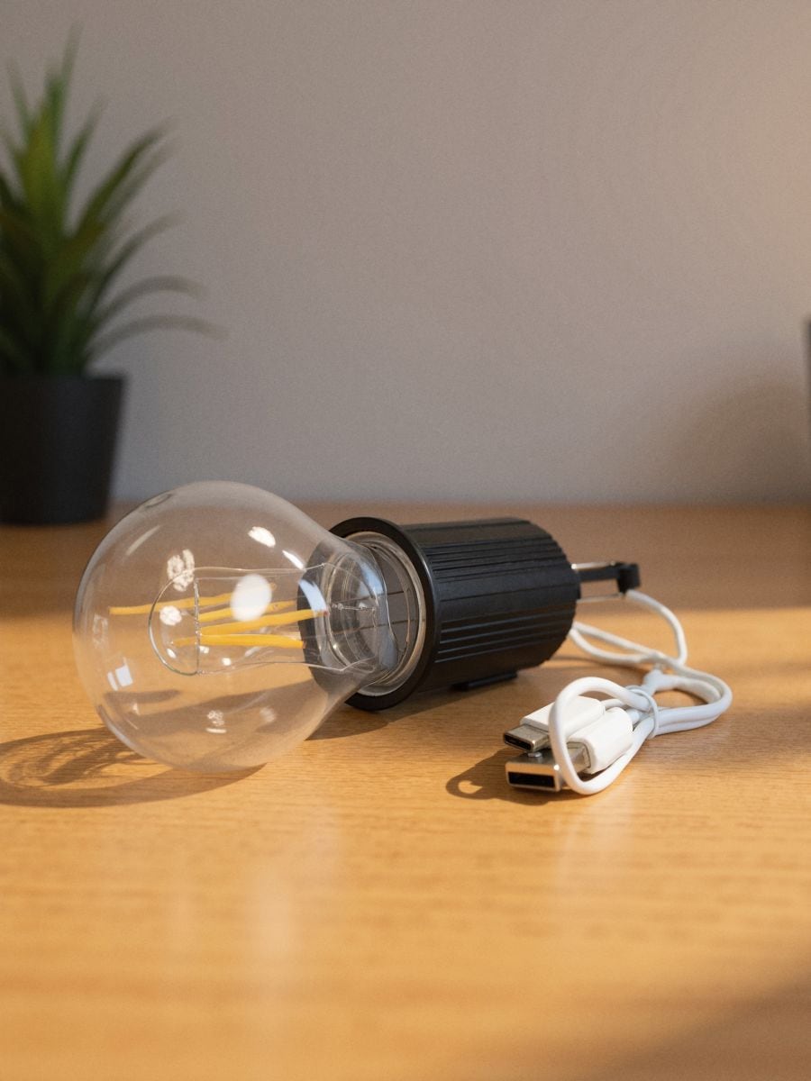 Lampa campingowa z karabińczykiem - szary - SINSAY