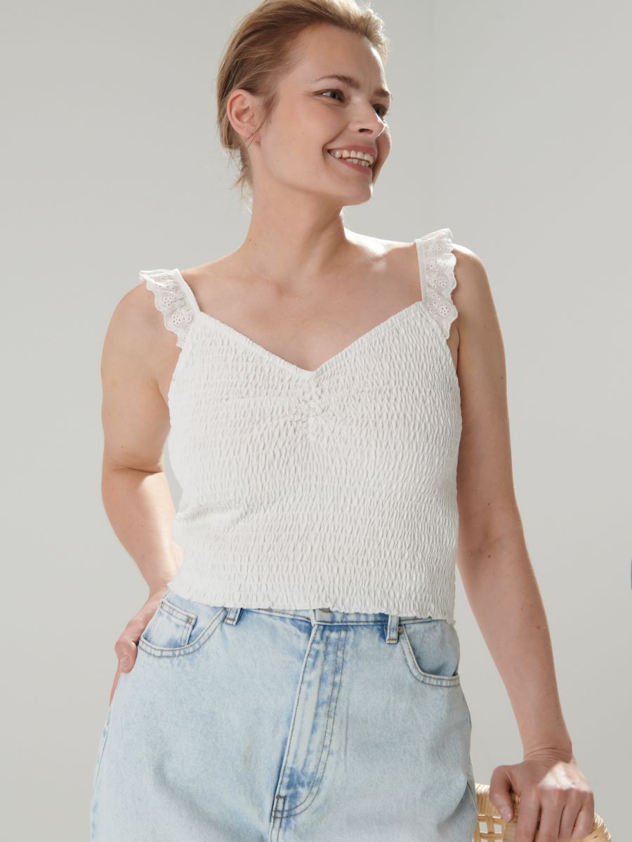 Crop top na ramínka - krémová - SINSAY
