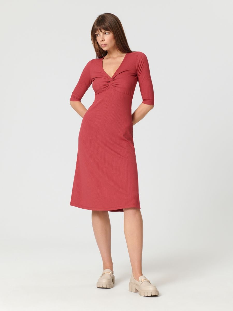 Rochie midi cu fronseuri - roz-trandafiriu - SINSAY