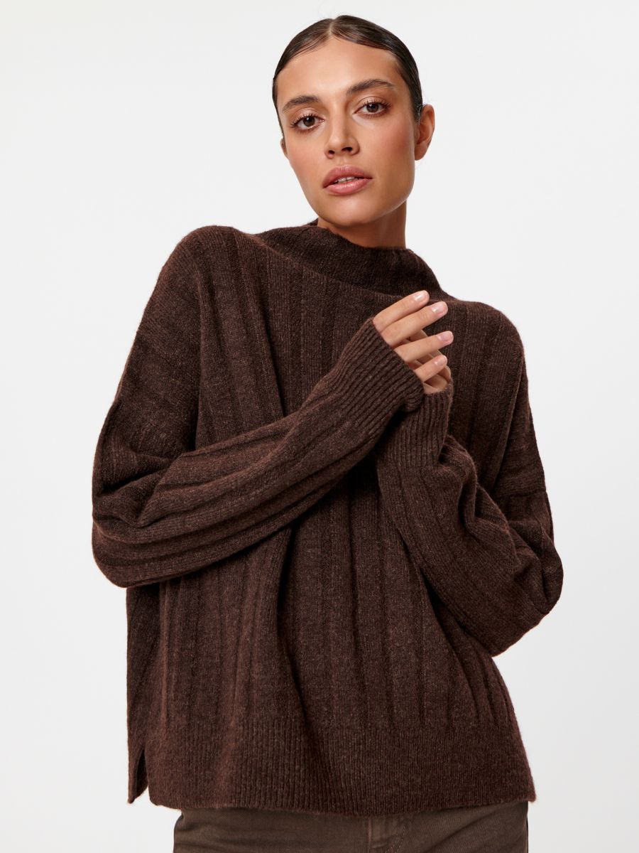 Sweter w prążki - brązowy - SINSAY