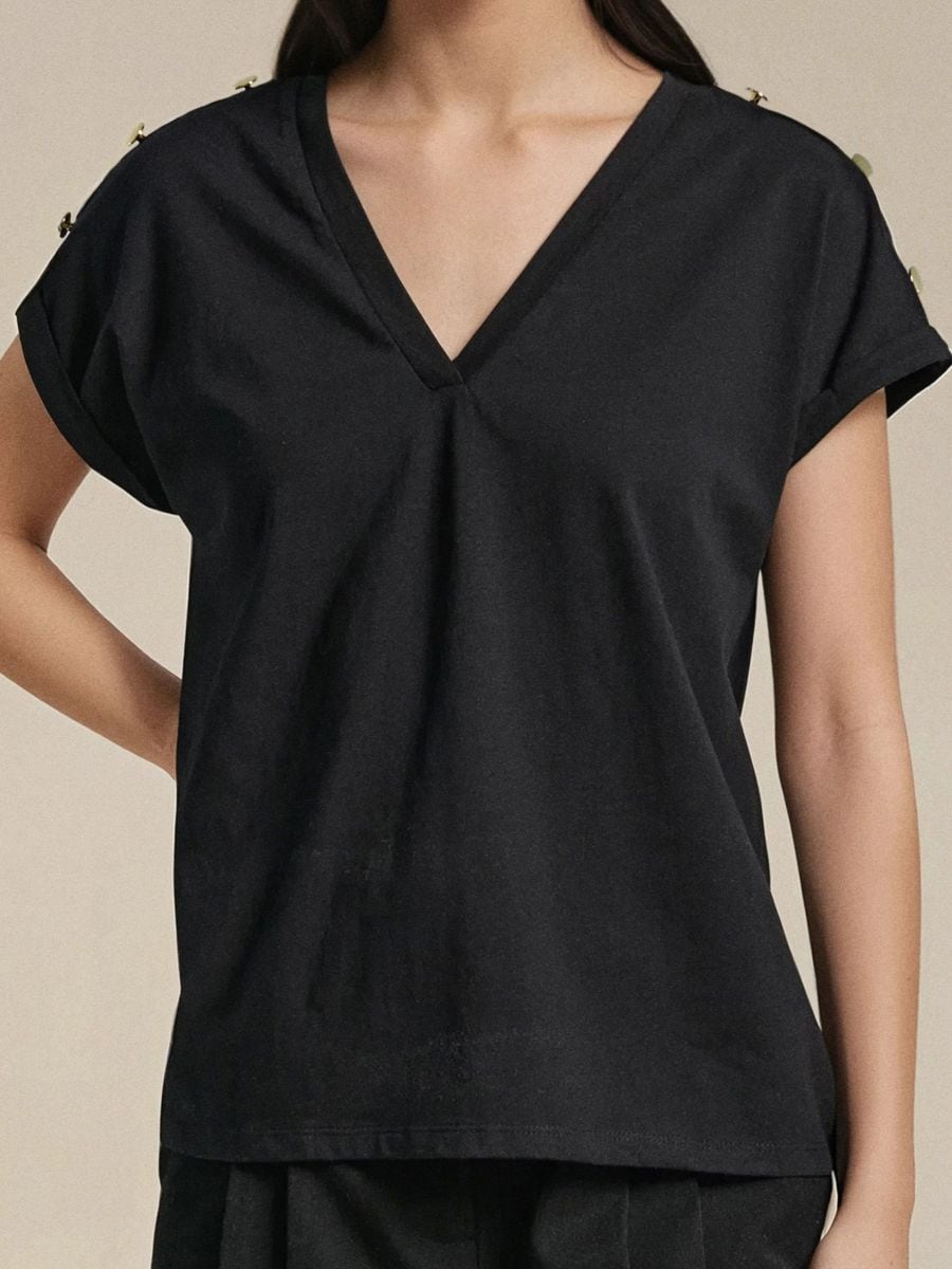Kurzärmliges Shirt mit dekorativem Ausschnitt - Schwarz - SINSAY