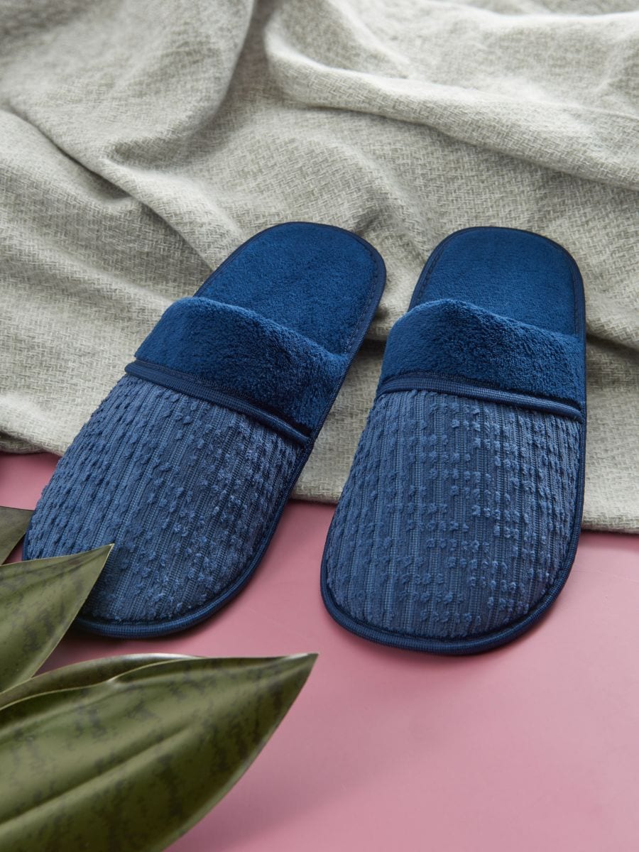 Pantofole in blu store