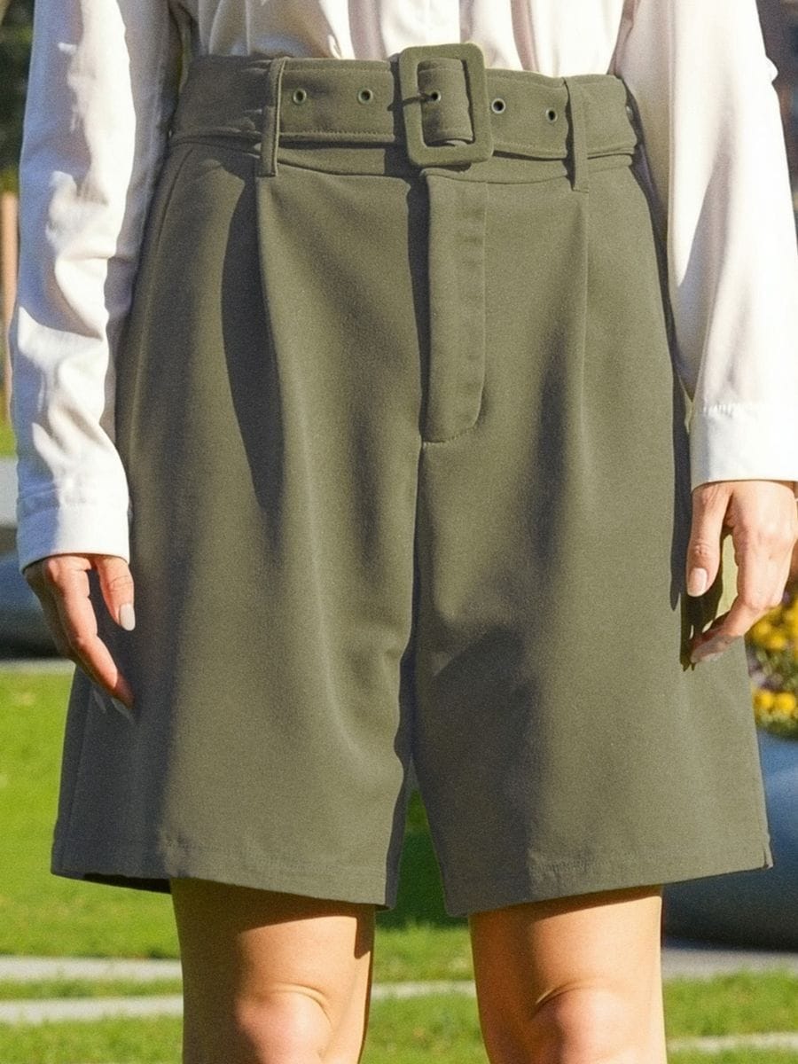 Pantaloncini con cintura allacciata in vita - verde pallido - SINSAY